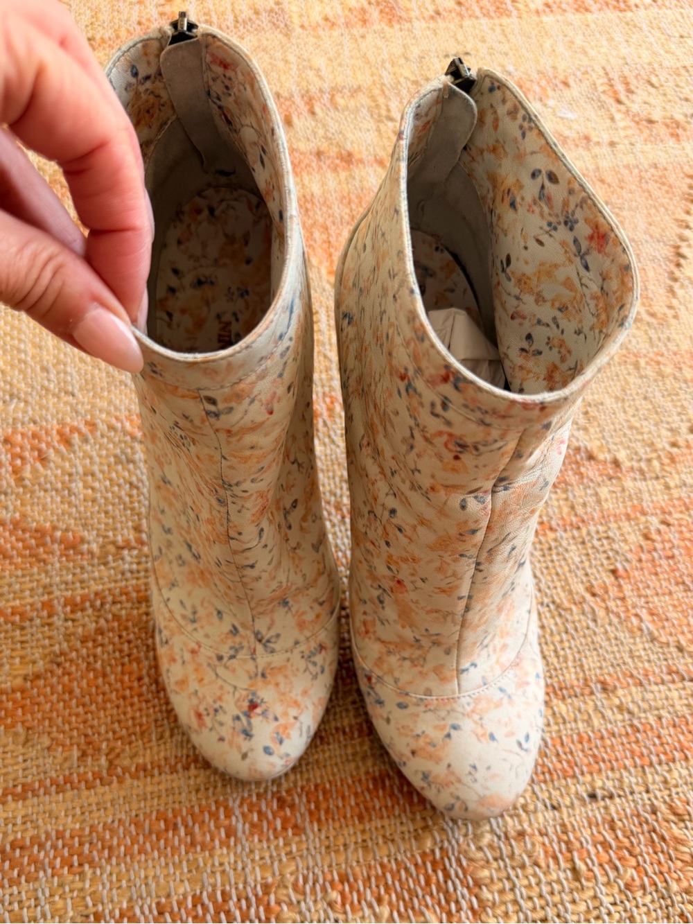 Vintage Y2K era Nina Ricci Designer Floral Ankle Boots with horn heel 8.5 - Picture 7 of 12